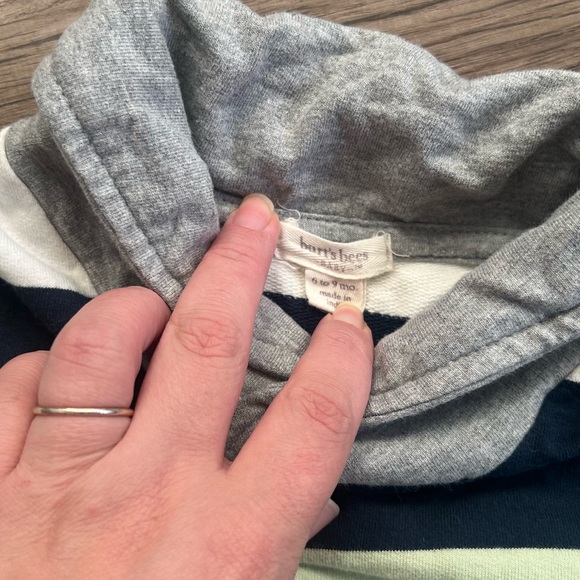 Burt’s Bee’s - Boys Striped Outfit - 6-9 Months - Picture 2 of 2